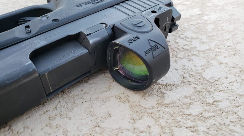 trijicon sro red 1x dot sight review 2023 introduction